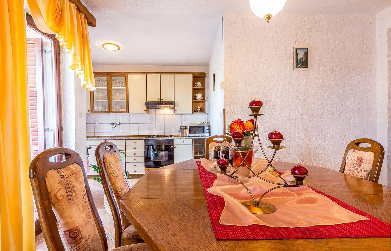 Ferienwohnung Mit Wlan, Klima, Parkplatz, Grill Und Grossem Garten Zum Fussball Spielen Gajana Luaran gambar
